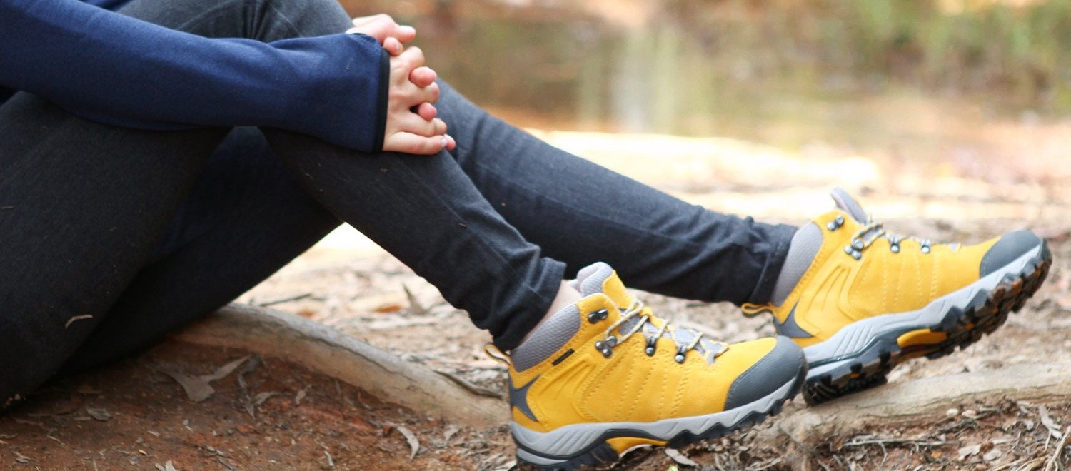 Треккинговые ботинки CLORTS